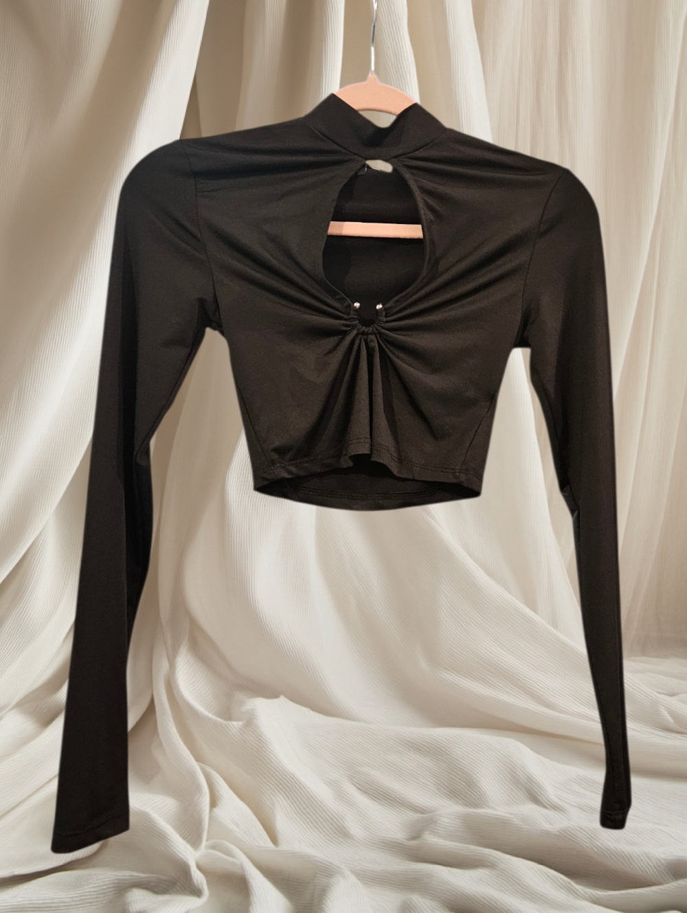 Peekaboo Women's Small Long-Sleeve Crop Top with Metal Ring Detail